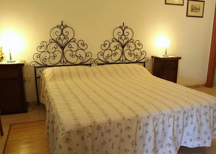 Vecchio Olmo فندق مبيت وإفطار 3*